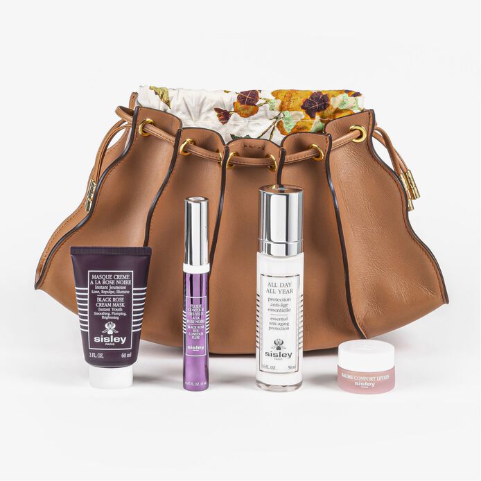 La borsa Wave e la selezione di prodotti di bellezza di Ulla Johnson